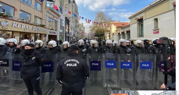 İstanbul Fransa konsolosluğu önünde protesto 