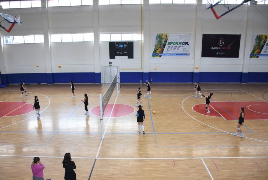 Yeni kurulan DBB kadın voleybol takımı turnuvalara hazırlanıyor