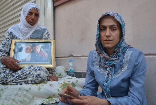 HDP önünde eylem yaptı, AK Partiden aday adayı oldu