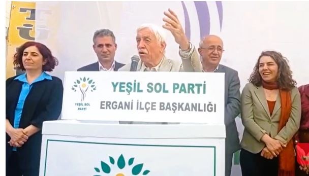 Gazetecinin mesafesiz hâli