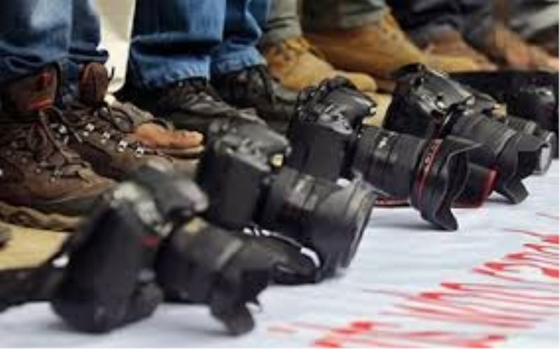 Virüs haberi yapan 5 gazeteci serbest bırakıldı