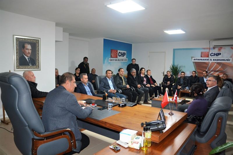 KESK heyeti, açığa alınan öğretmenler için Diyarbakır